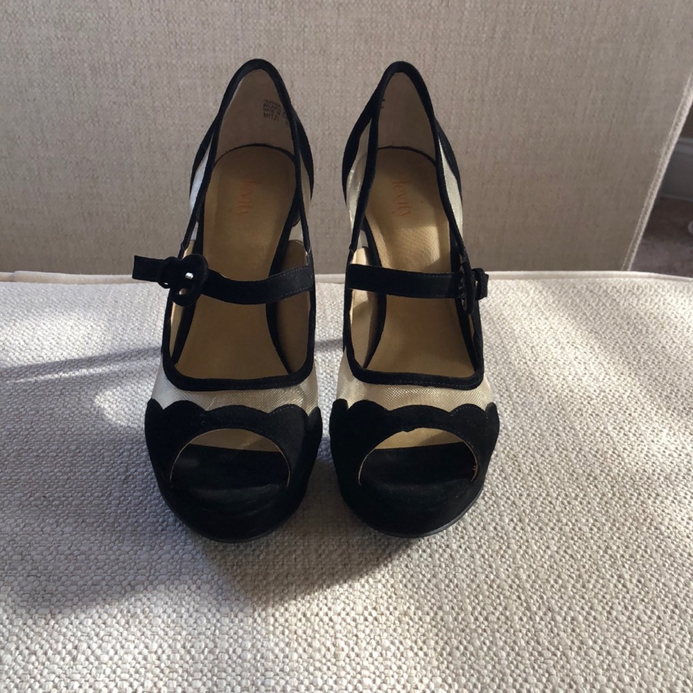 Sexy strap flapper style heel